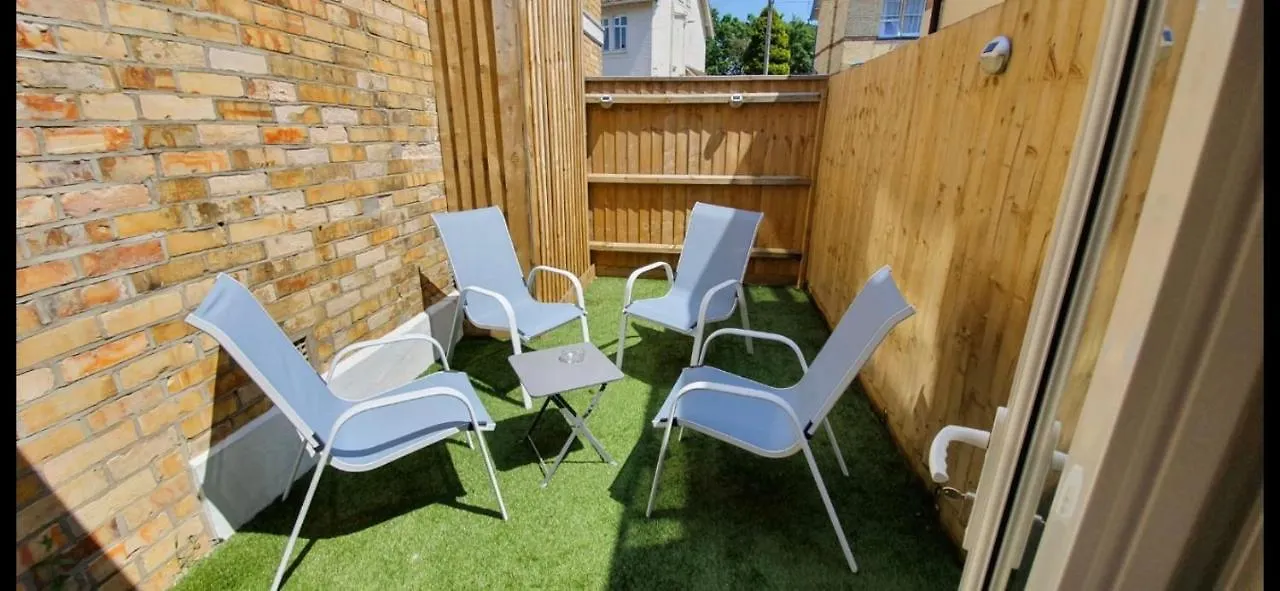 Superb 2 Beds 2 Baths New Apartment W/ Garden+Patio Bournemouth