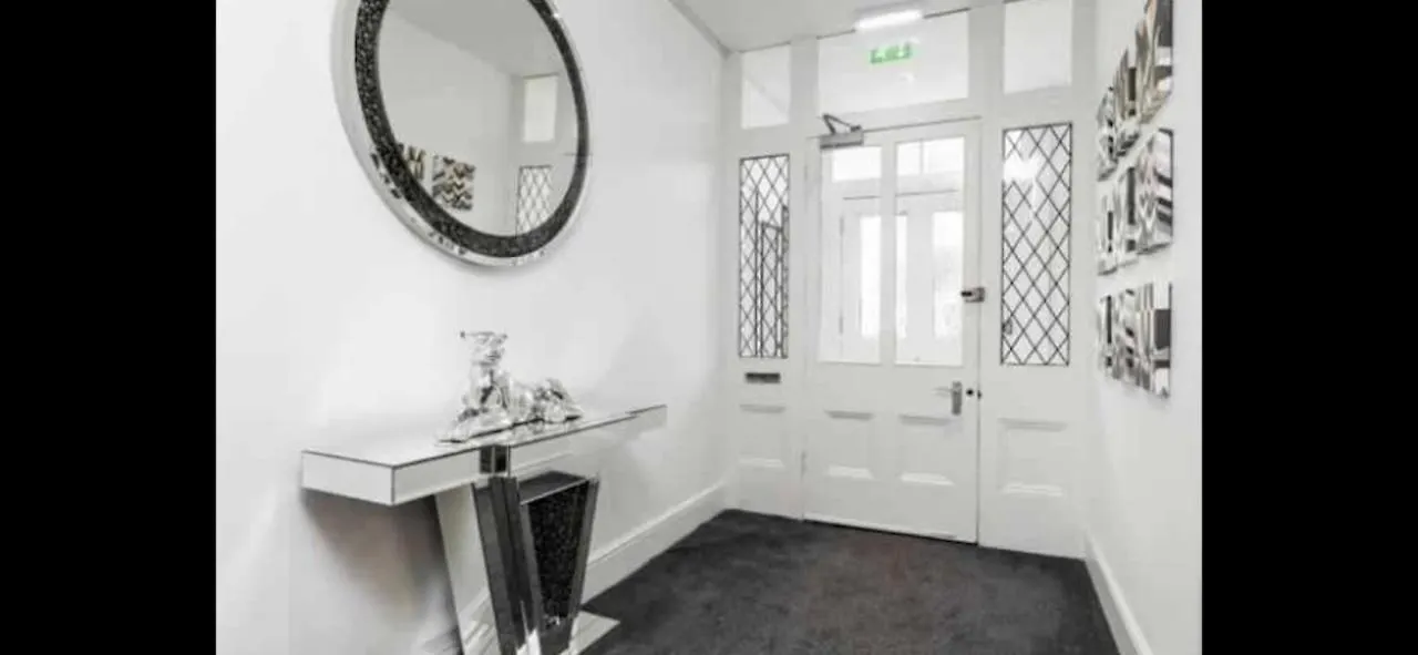 Superb 2 Beds 2 Baths New Apartment W/ Garden+Patio Bournemouth