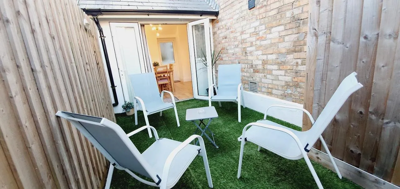 Superb 2 Beds 2 Baths New Apartment W/ Garden+Patio Bournemouth 0*,  United Kingdom